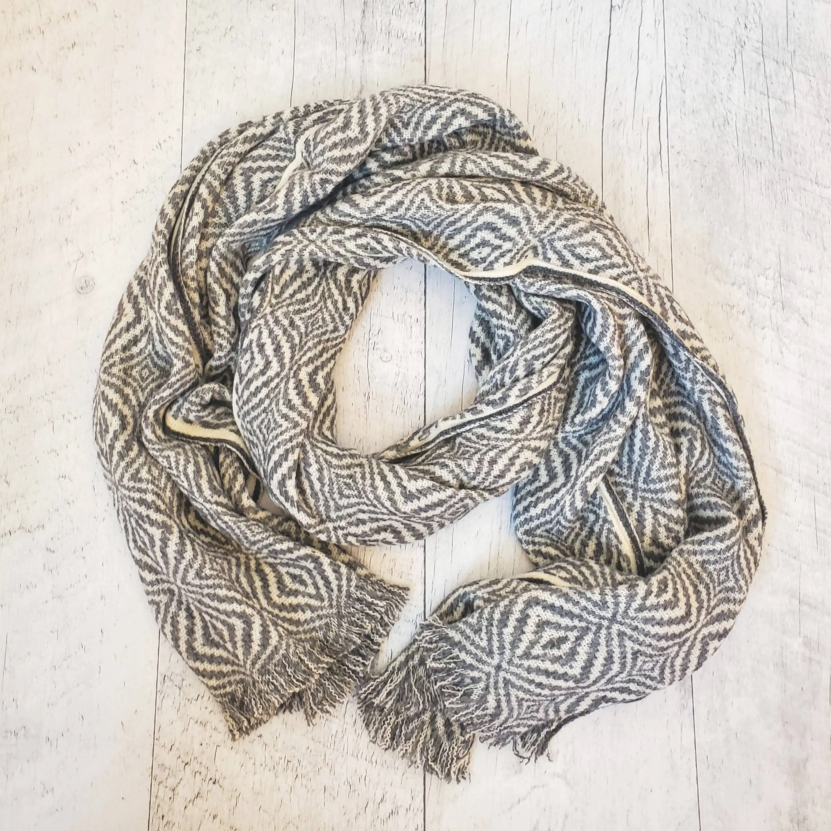 Alpaca cream scarf