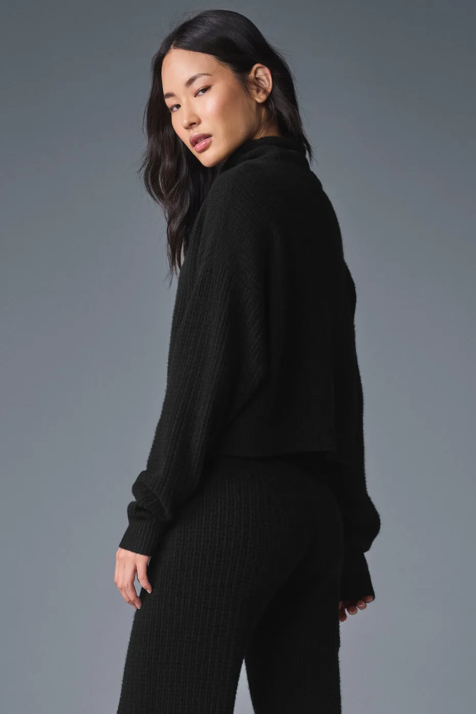 Cashmere Plush Waffle Turtleneck Pullover - Black