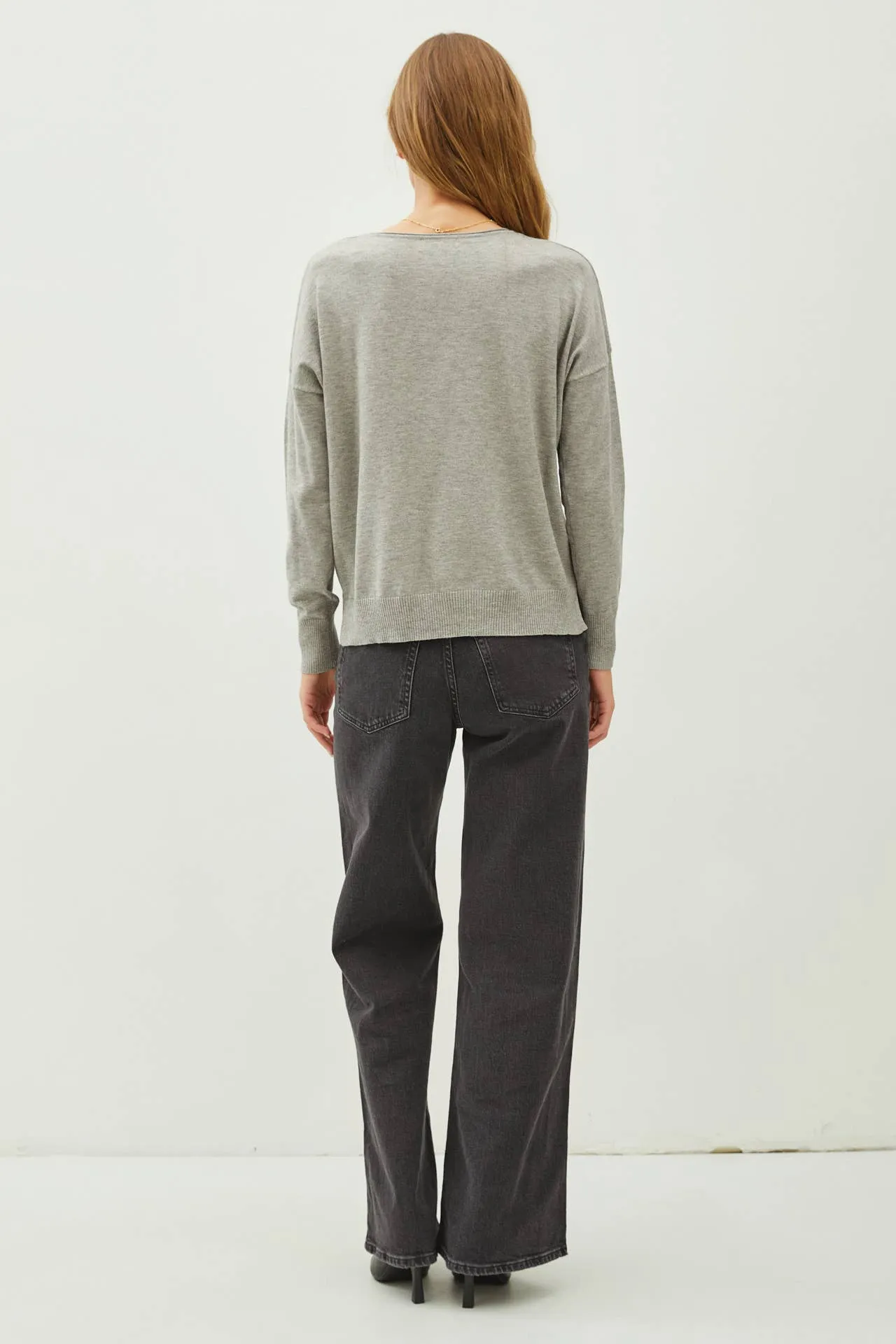 CENTER FRONT SEAM LONG SLEEVE SWEATER