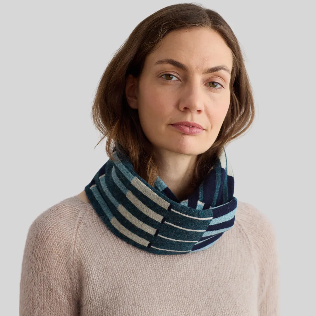 Circle Harbour Scarf - Navy and Ink