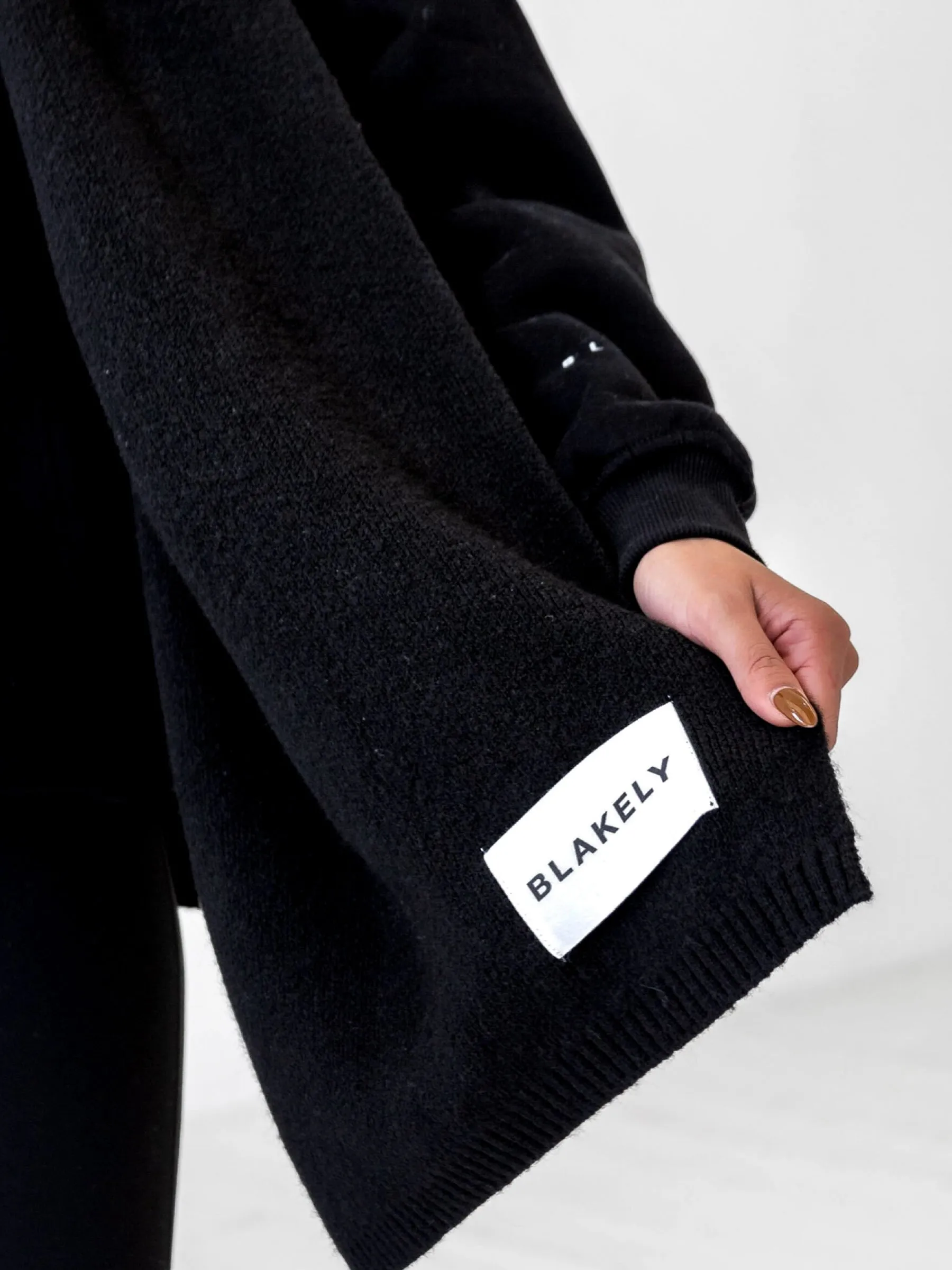 Label Knitted Scarf - Black