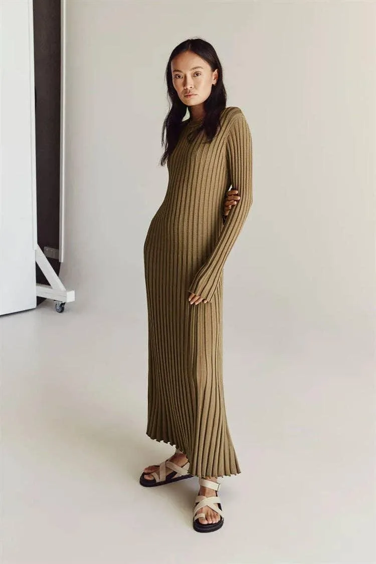 Ladies Round Neck Long Sleeves Knit Midi Dress FQD2007