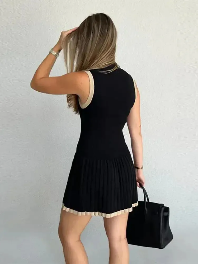 Lottie - Timeless little black dress