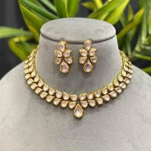 Simple Kundan Necklace Set