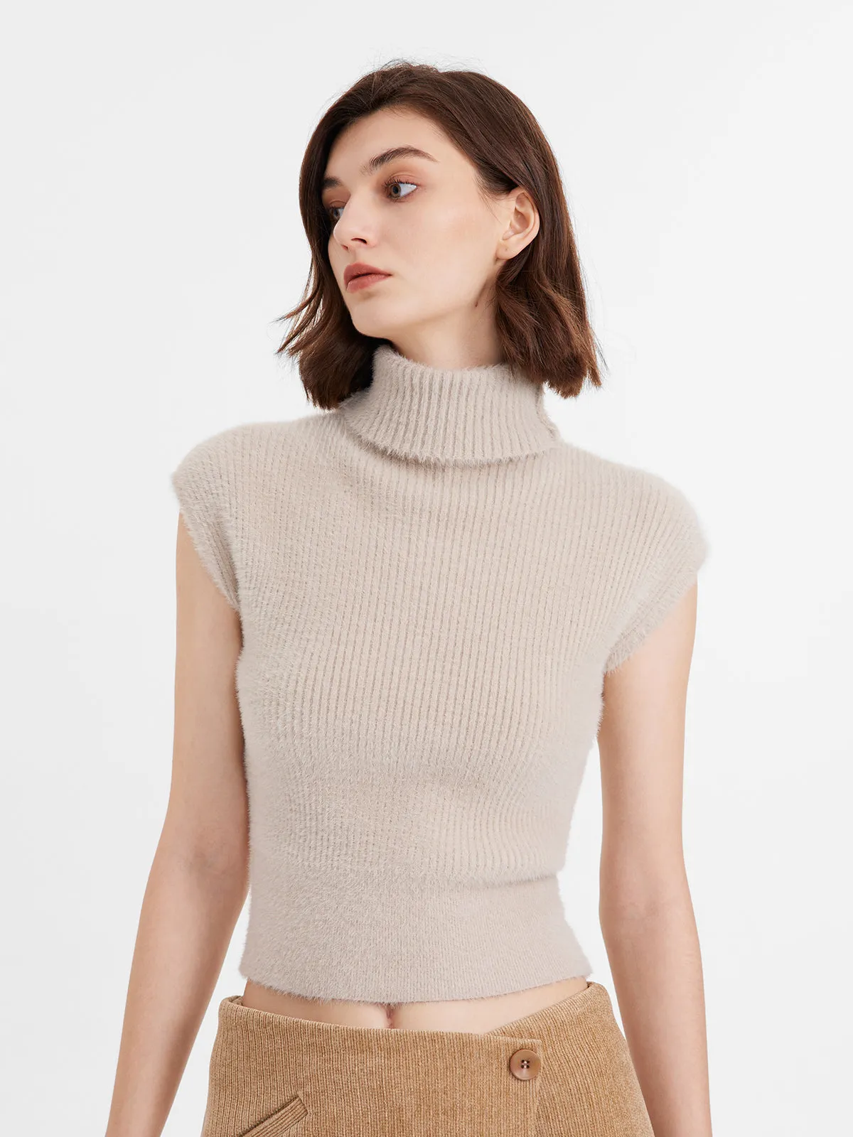 Sleeveless Turtleneck Sweater Top