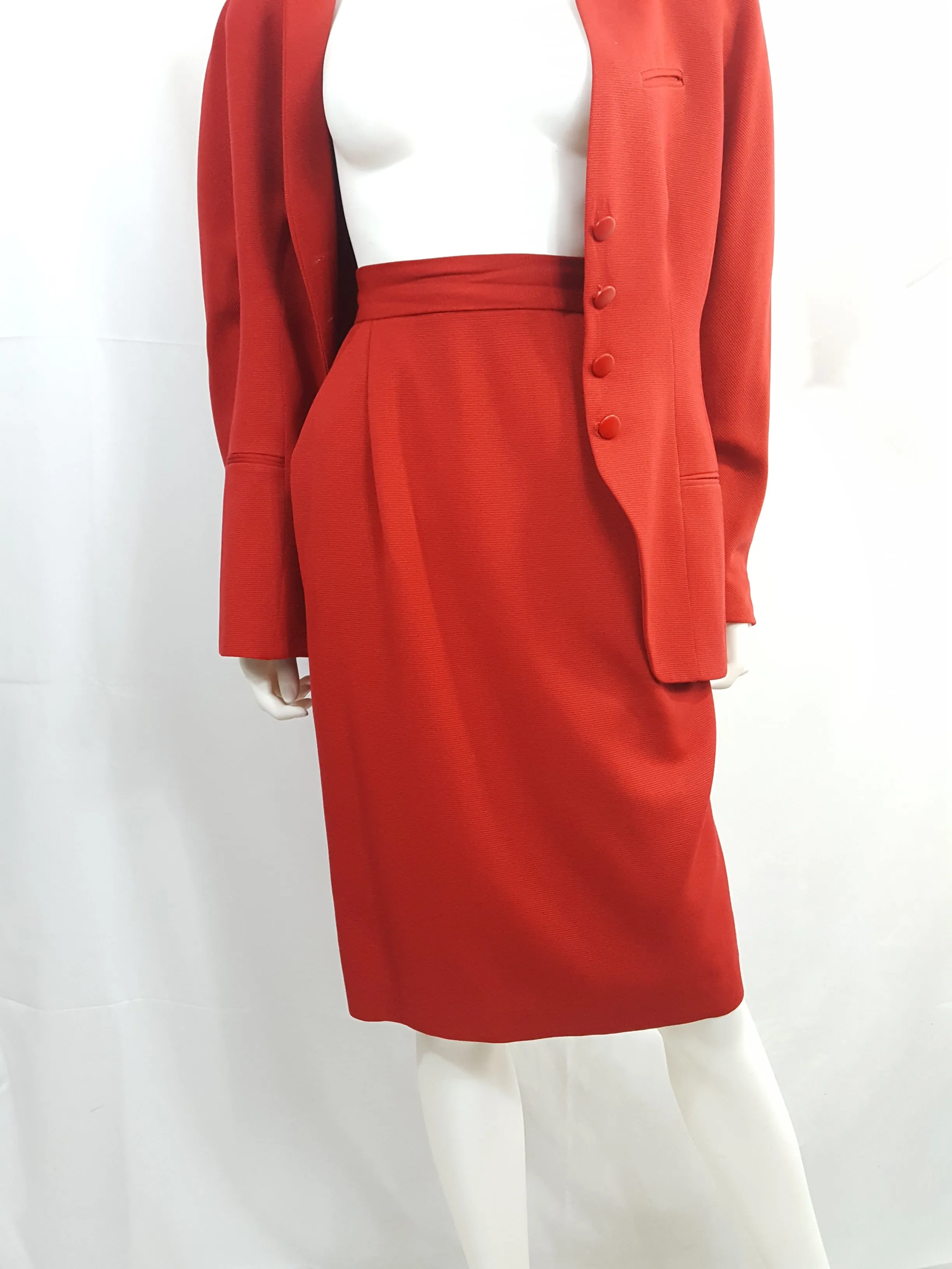 TAHARI Vintage 1980 Red Ribbed Twill Wool Skirt Suit size 12