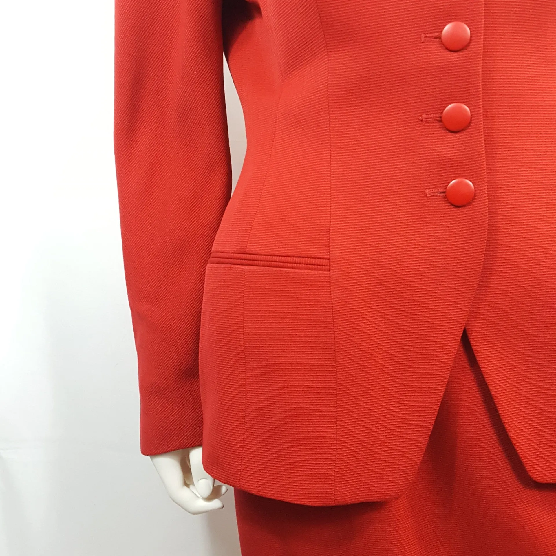 TAHARI Vintage 1980 Red Ribbed Twill Wool Skirt Suit size 12