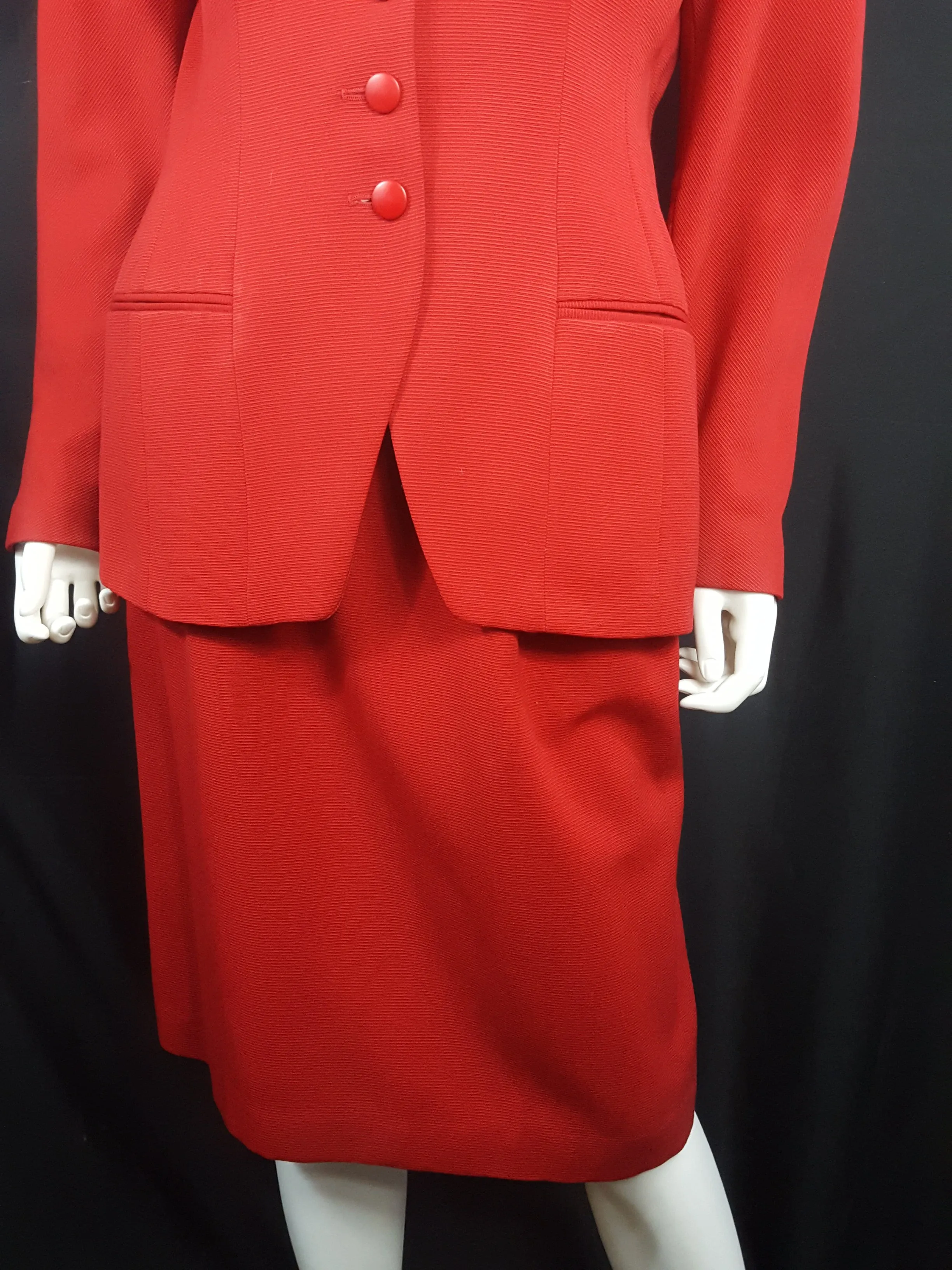 TAHARI Vintage 1980 Red Ribbed Twill Wool Skirt Suit size 12