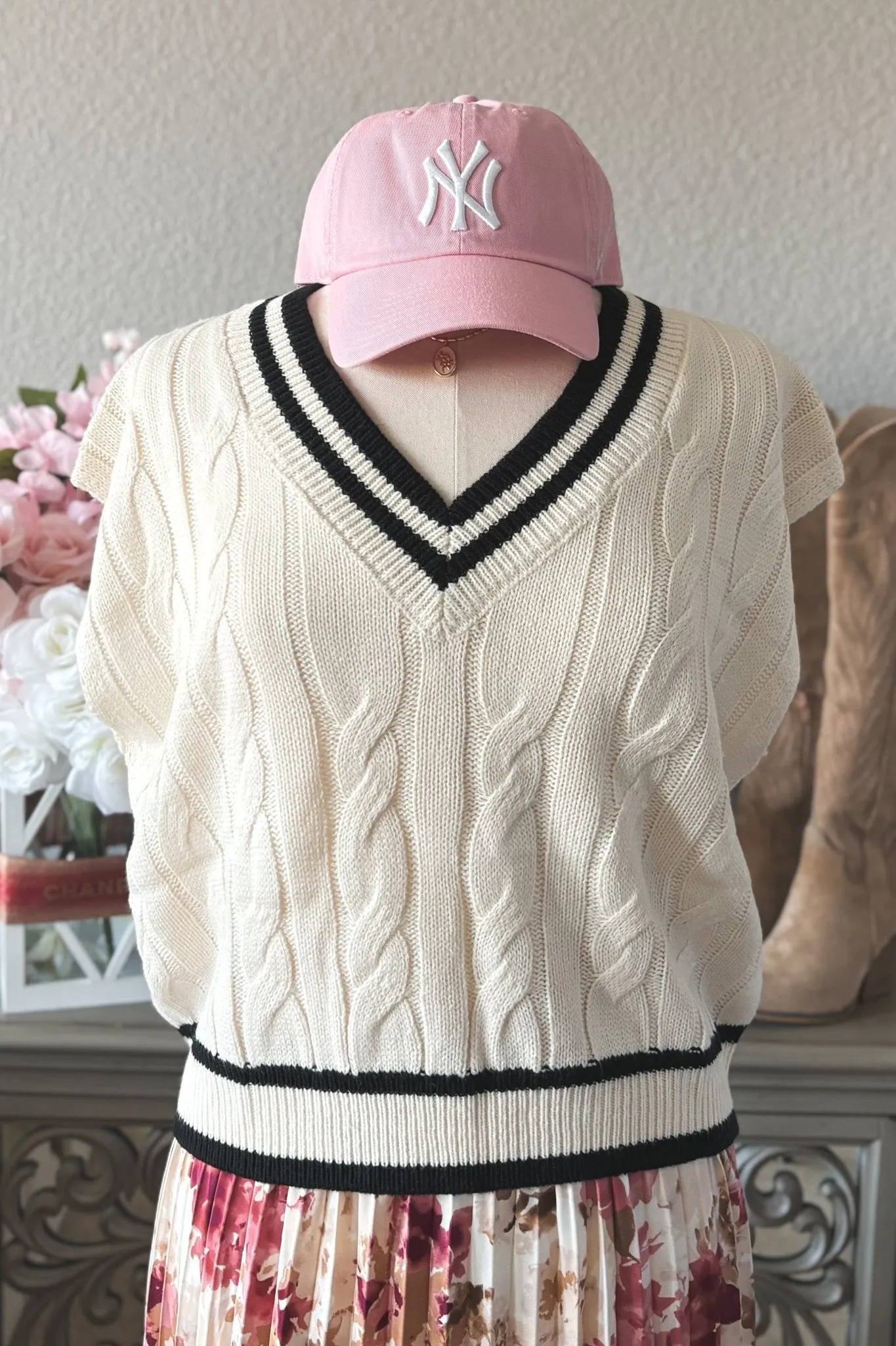 Women's Old Money Cable Knit Sweater Vest Top | Cream White